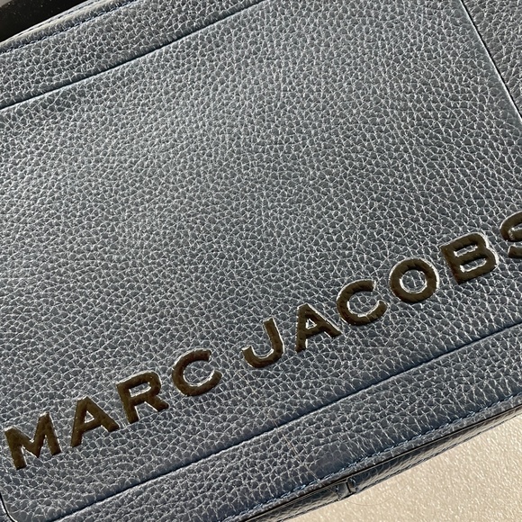 Marc Jacobs Crossbody Leather Top Bag (NOT the mini) - Picture 9 of 10